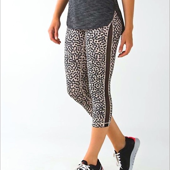 Lululemon Athletica Cheetah Print Cropped Leggings with Mesh Sides (size 2) - Picture 1 of 2